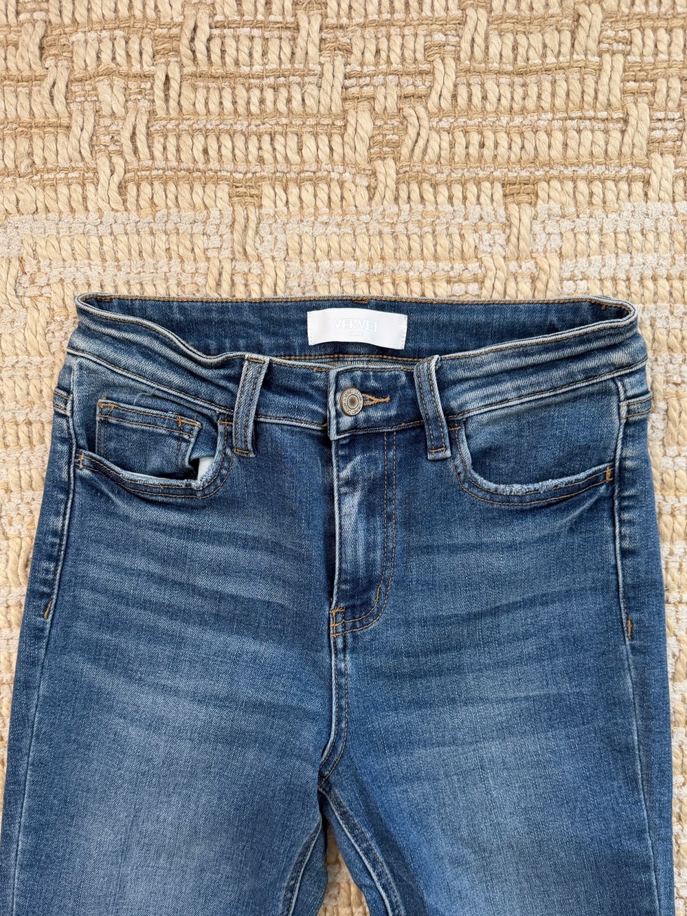 Vervet High/Mid-Rise Bootcut Women's Jeans in Medium Wash Blue - Picture 4 of 5